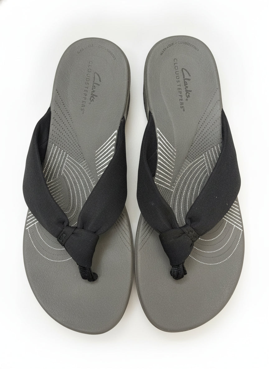 Clarks · Cloudsurfers Platform Sandals · 10 · BlackGray