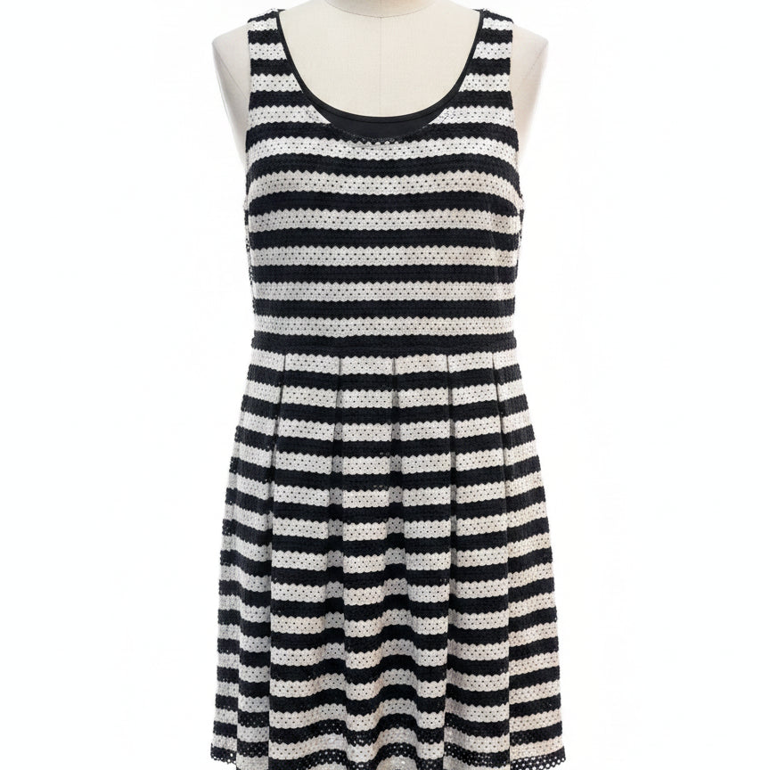 Elle · Dress · Medium · Black/White