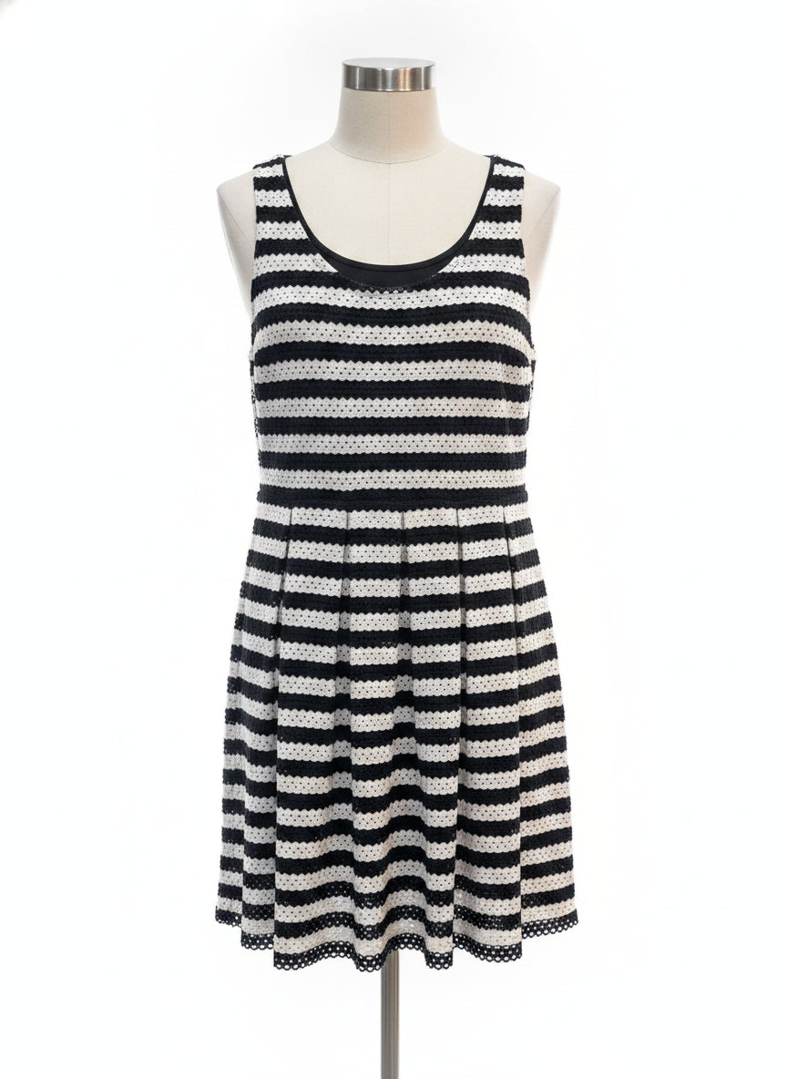 Elle · Dress · Medium · Black/White