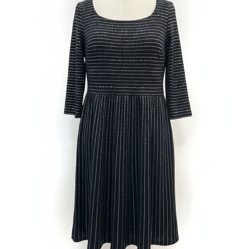 St John · Knit with Metallic Detail · 16 · BlackSilver
