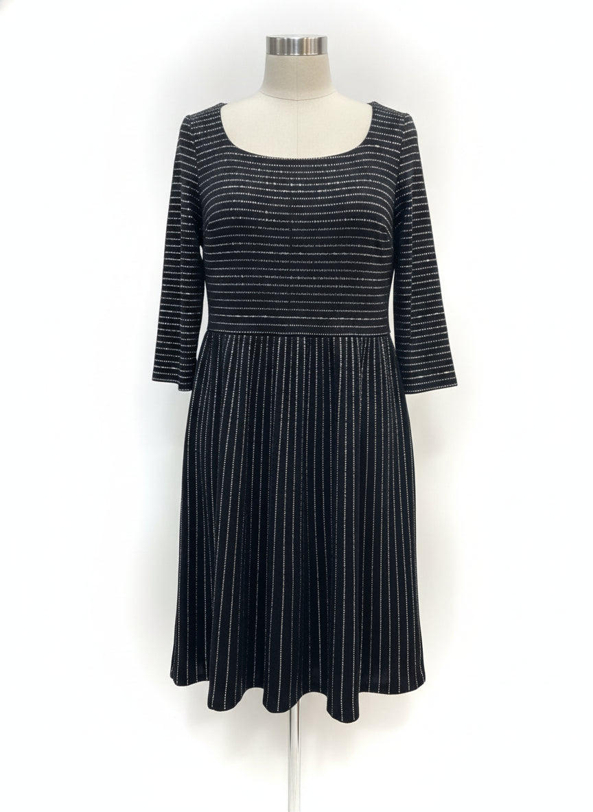 St John · Knit with Metallic Detail · 16 · BlackSilver