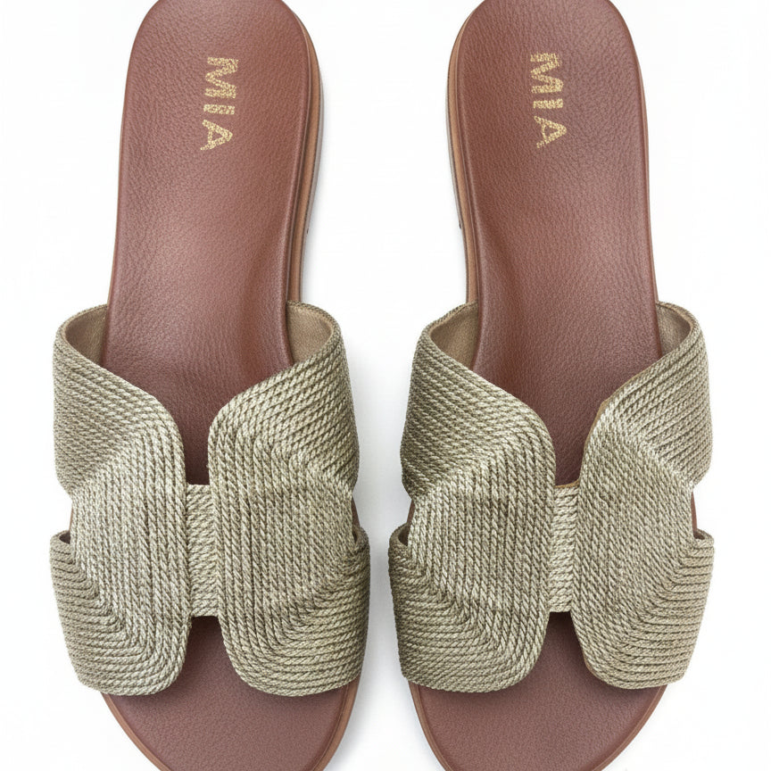 Mia · Shoes · 10 · Gold