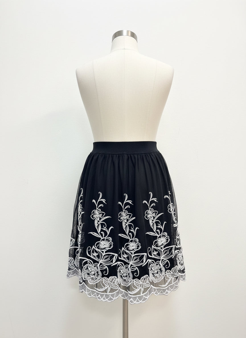 Alfani · Alfani · Floral Lace Overlay · Small · Black/White · SMALL · Black/White