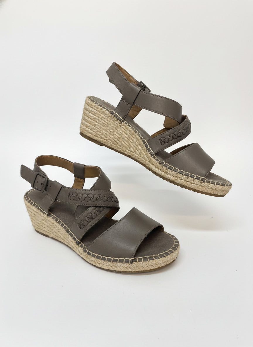 Clarks · Petrina Wedge Sandal · 7 · Stone