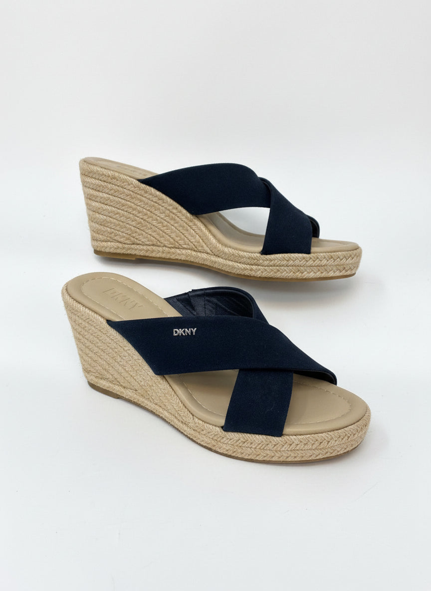DKNY · Maryn Crossband Platform Wedge · 7 · NavyCream