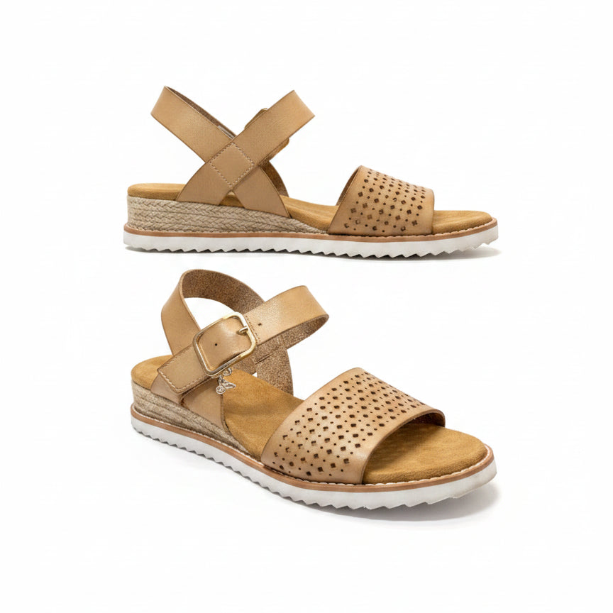 Bobs · Desert Kiss in a Sunny Flair · 7 · Chestnut
