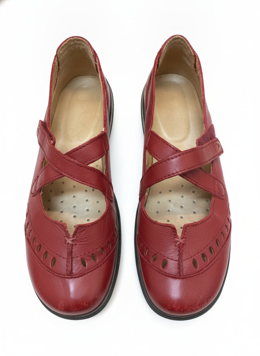 Hotter · Mary Janes · 8 · Red