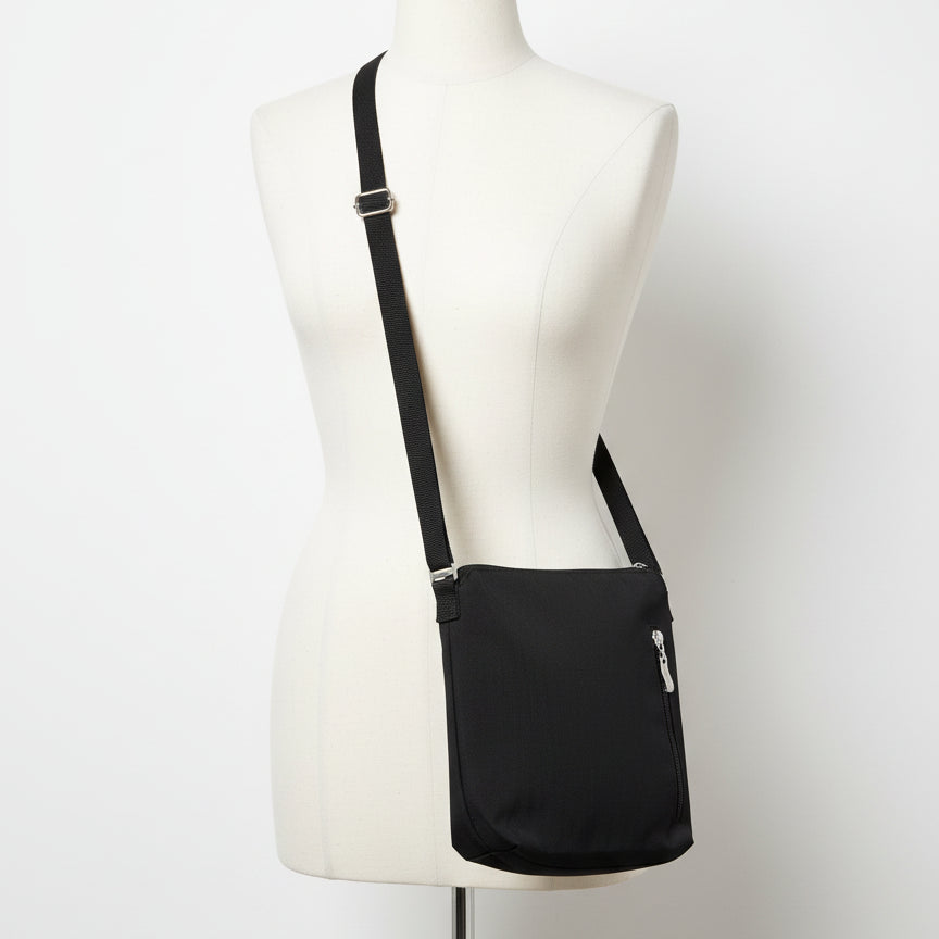 Baggallini · Pocket crossbody · Crossbody · Onyx