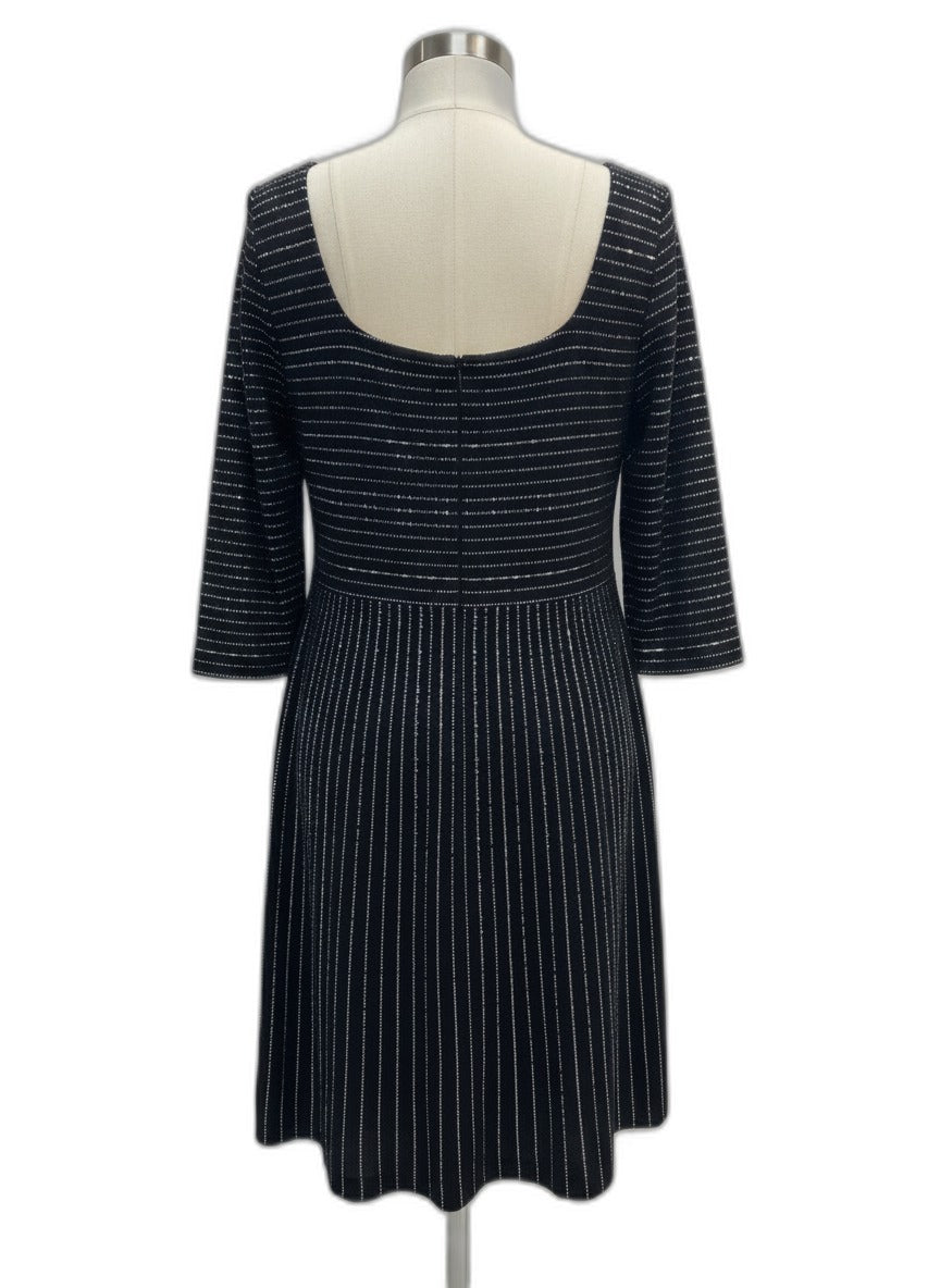 St John · Knit with Metallic Detail · 16 · BlackSilver