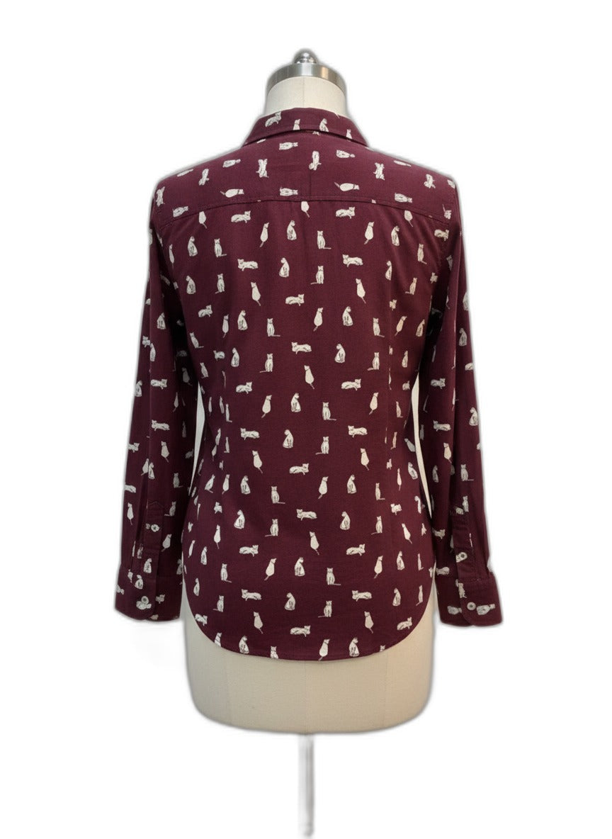Talbots · Kitty Cat Print Longsleeve Shirt · Large · Burgundy
