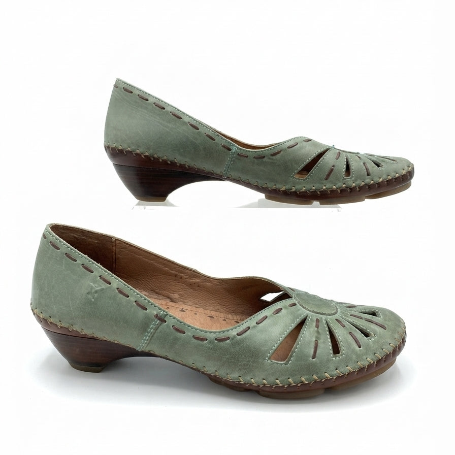 Pikolinos · Slip Ons · 9.5 · Sage