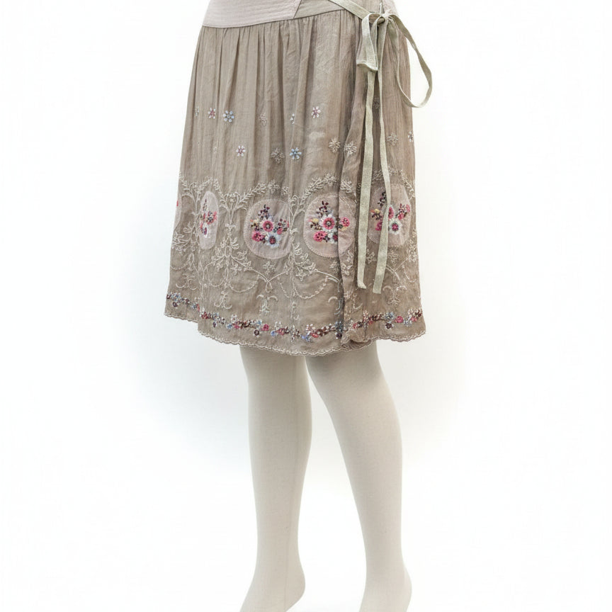 Anthropologie · Blue Tassel Embroidered · Medium · BeigeFloral