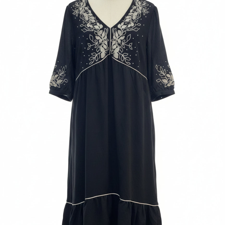 Anthropologie · Fig and Flower · Medium · Black/Cream