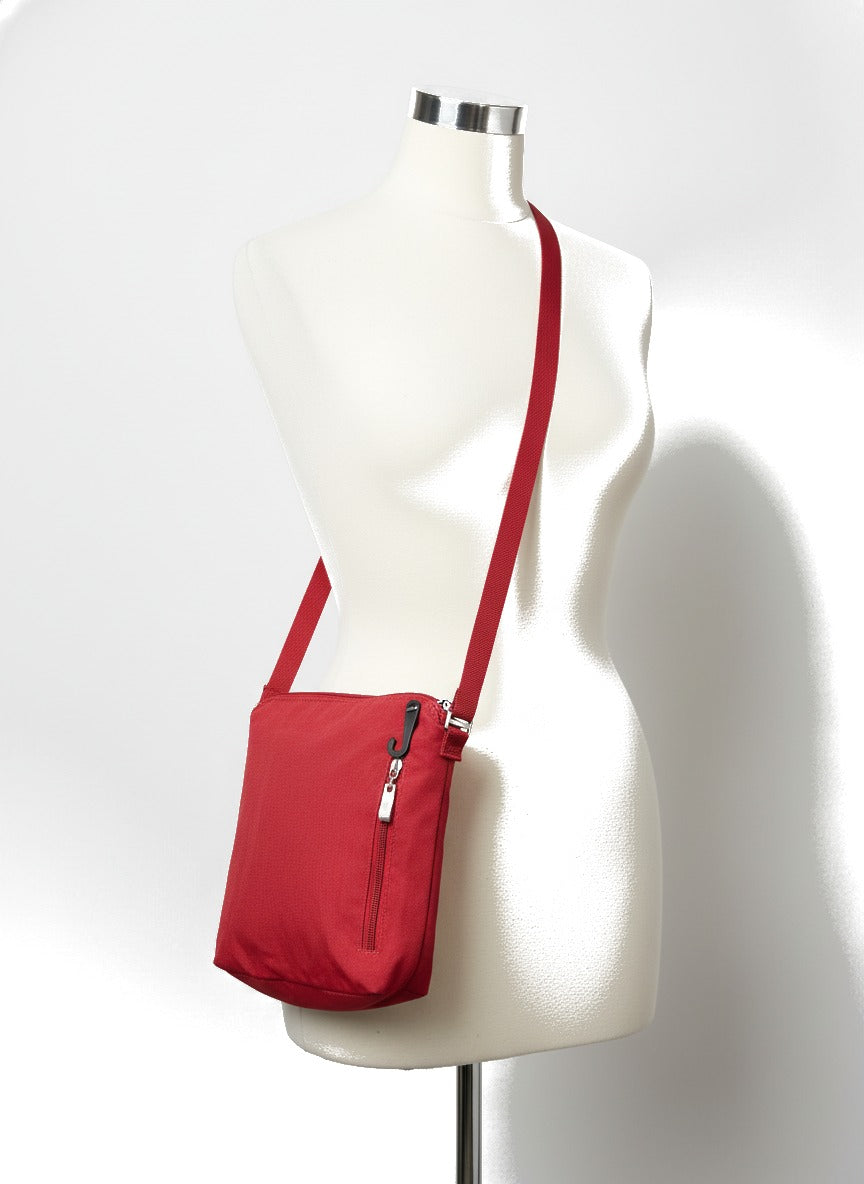 Baggallini · Pocket crossbody with RFID · One Size · Ruby