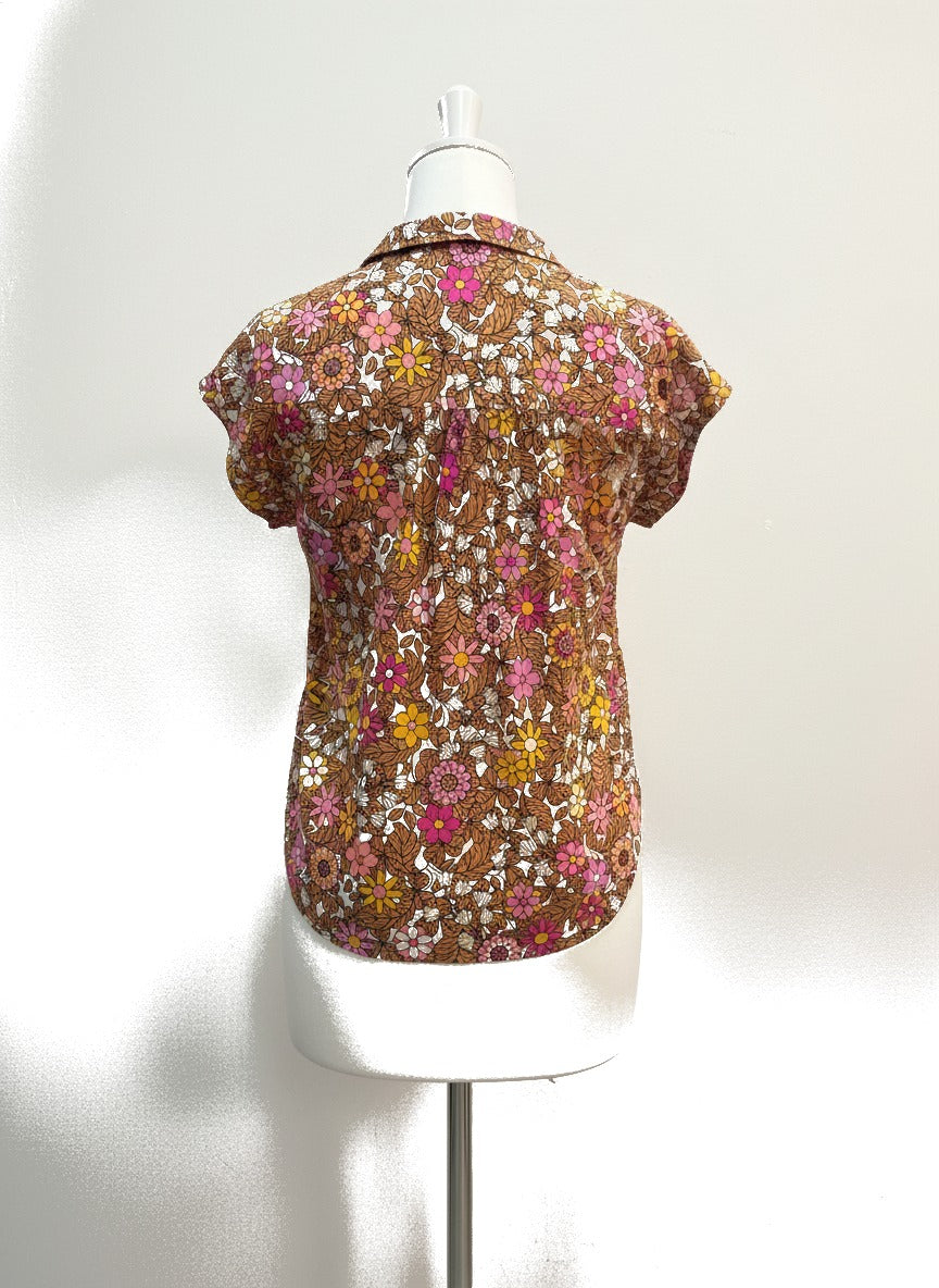 Jane&Delancey · ShortSleeve Shirt · Small · CreamTan Floral