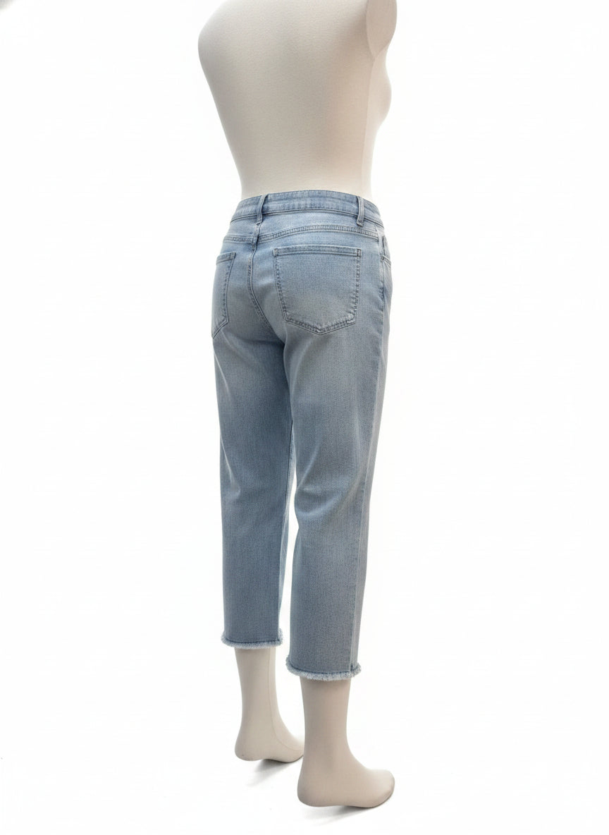 Tribal · Audrey Midrise straight capri · 14 · Light Blue Denim