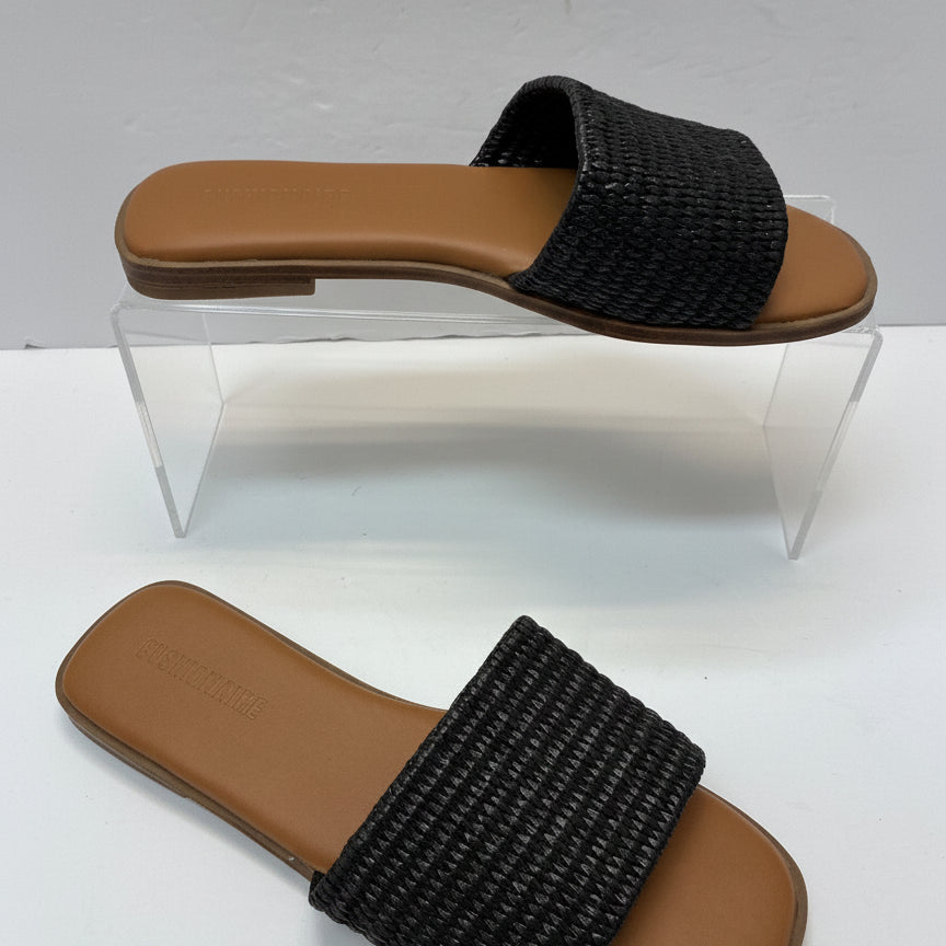 Cushionaire · Raffia One Band Sandal · 7 · BlackBrown