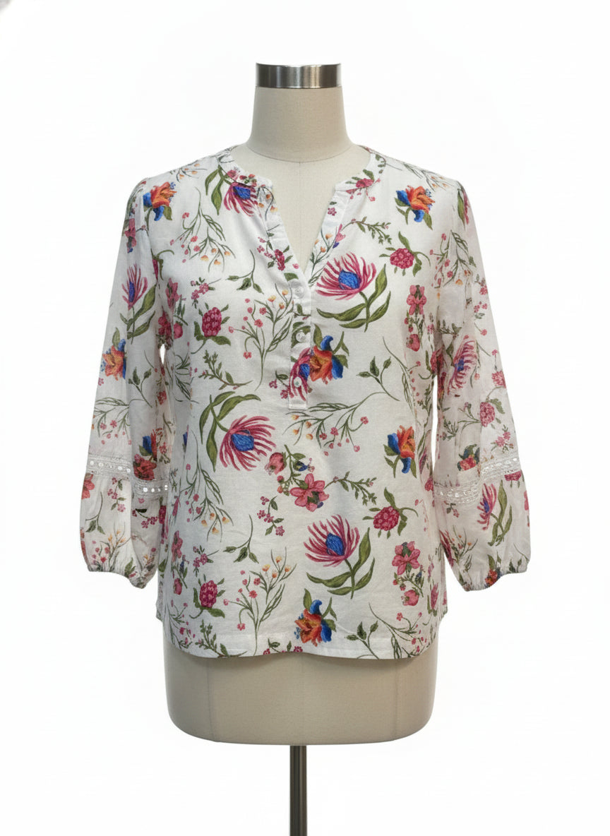 St. JohnsBay · Floral Print 3/4 Sleeve · Large · WhitePinkBlue