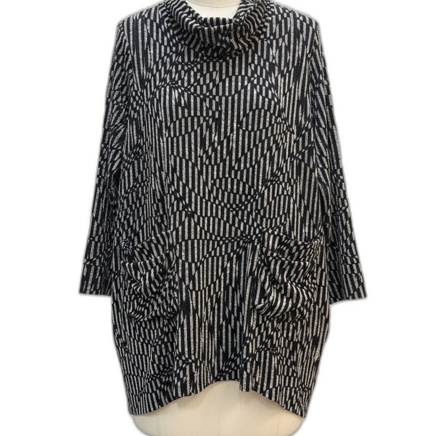 Damee Inc · Cowl neck top · Large · Blk/White