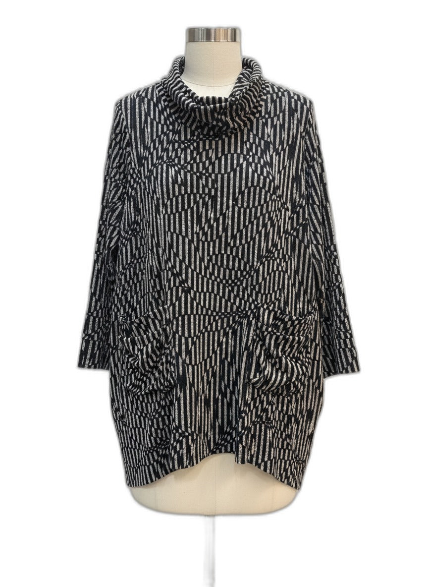 Damee Inc · Cowl neck top · Large · Blk/White