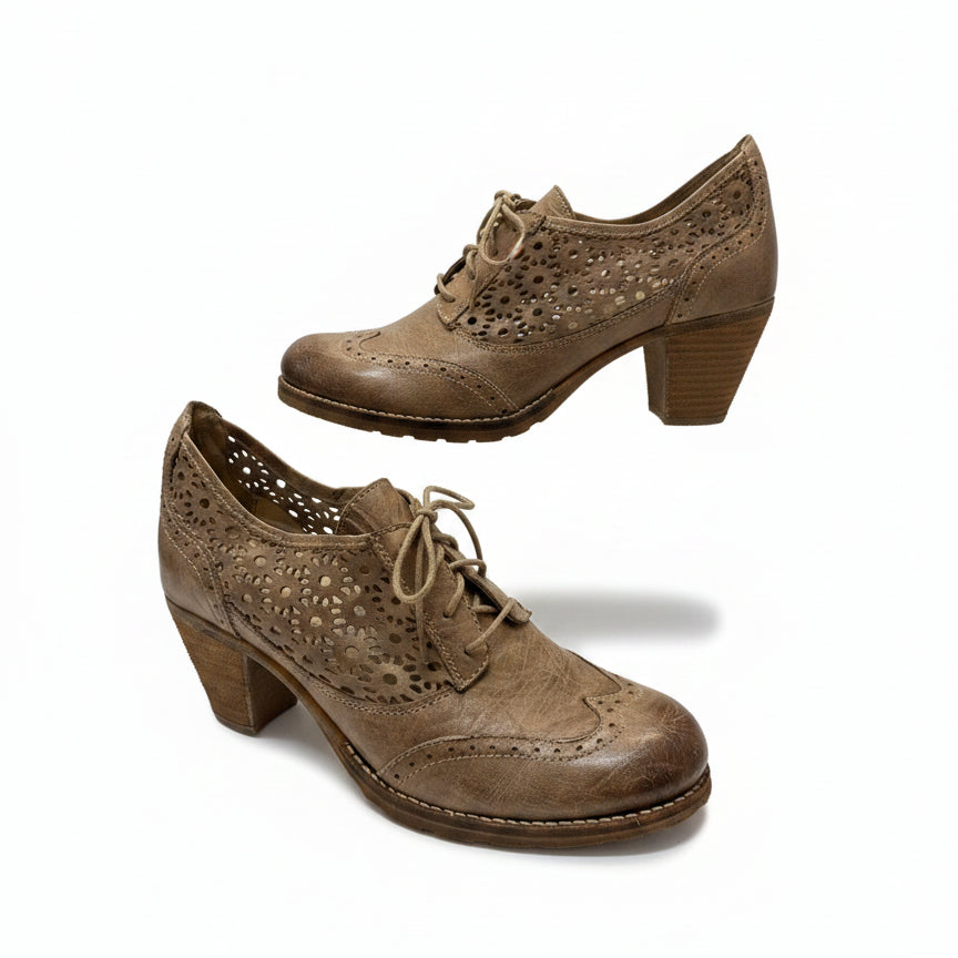 Dromedaris · Martha Perforated · 7.5 · Mocha