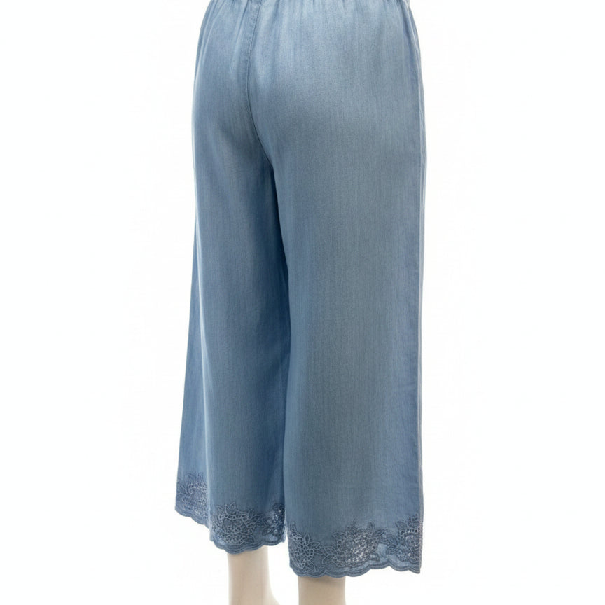 Style & Co · Eyelet Lace Chambray Capris · XL P · Chambray
