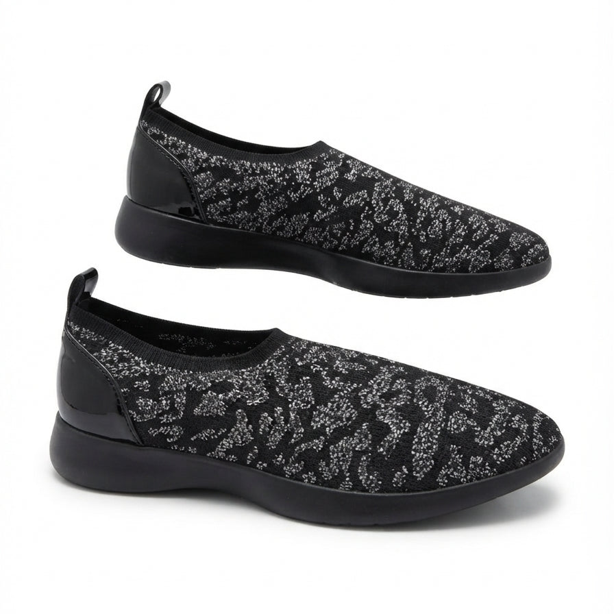 Taryn Rose · Danica Kit slip on · 9.5 · BlkSilver