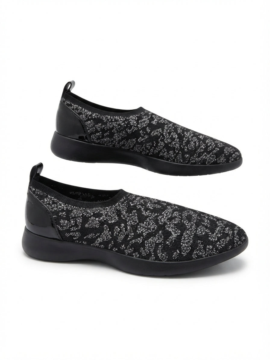 Taryn Rose · Danica Kit slip on · 9.5 · BlkSilver
