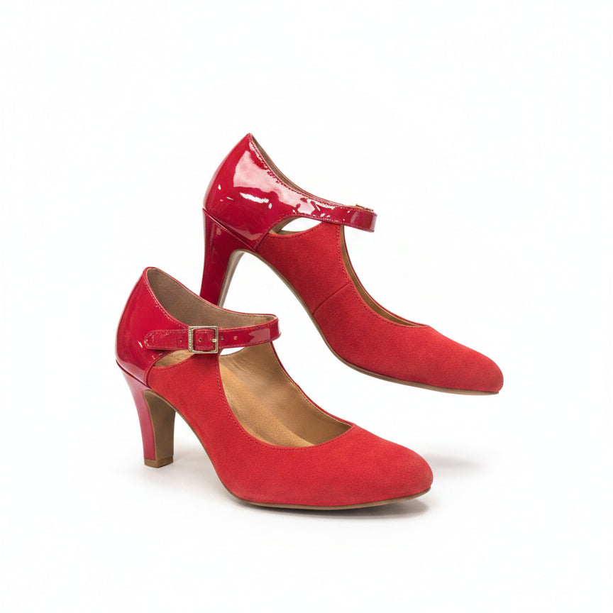 Giani Bernini · Velma Pumps · 9 · Red Suede
