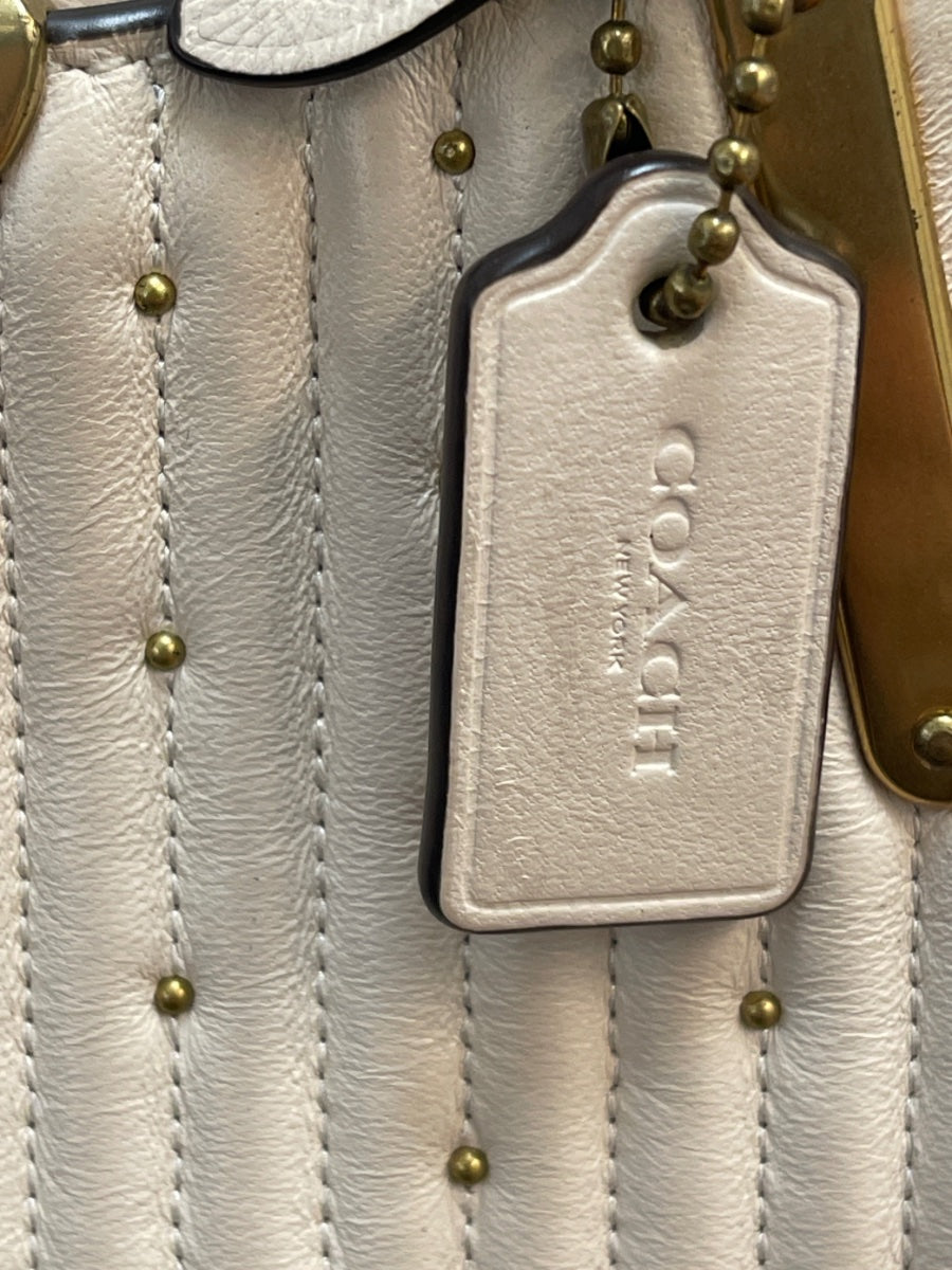COACH · Kisslock Dreamer 21, Quilted bag with rivets · Crossbody/ Satchel · Chalk Leather