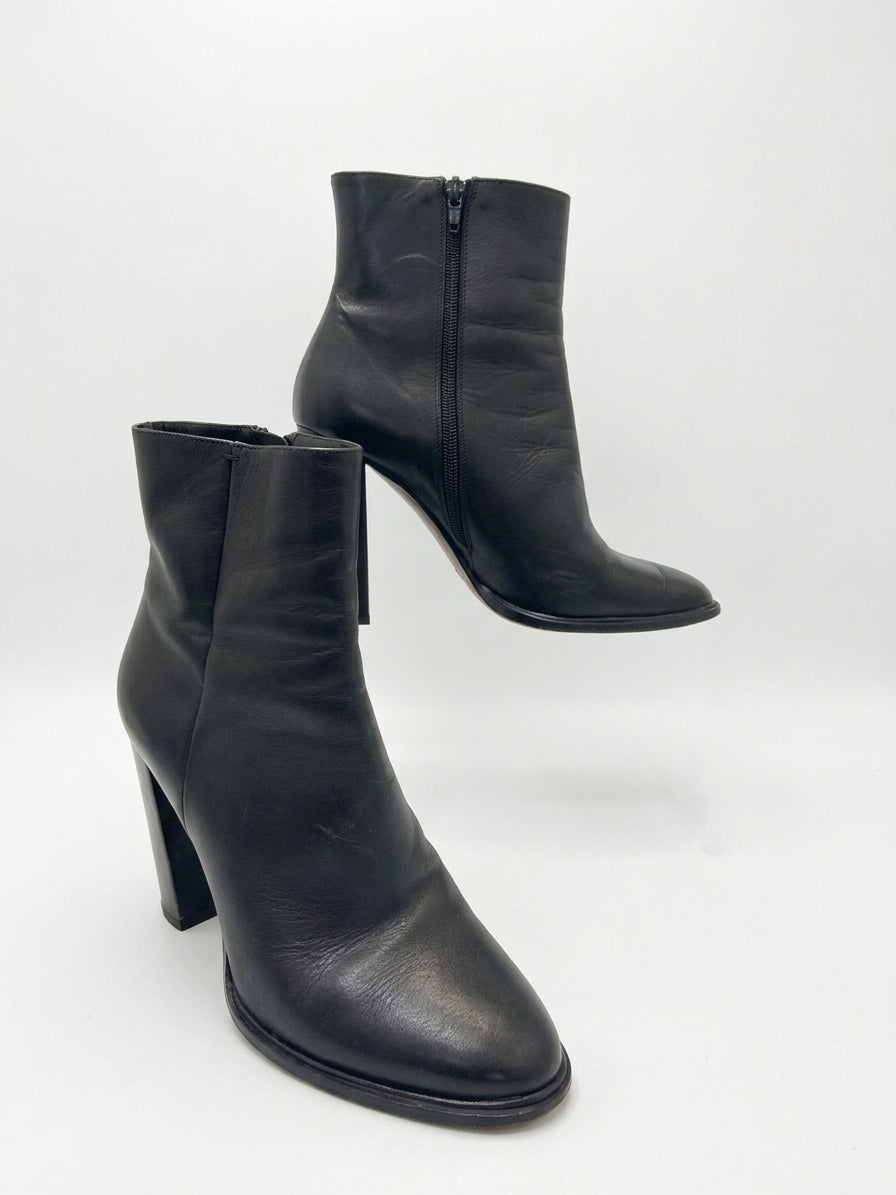 Vince · Overton Leather Boots · 10 · Black