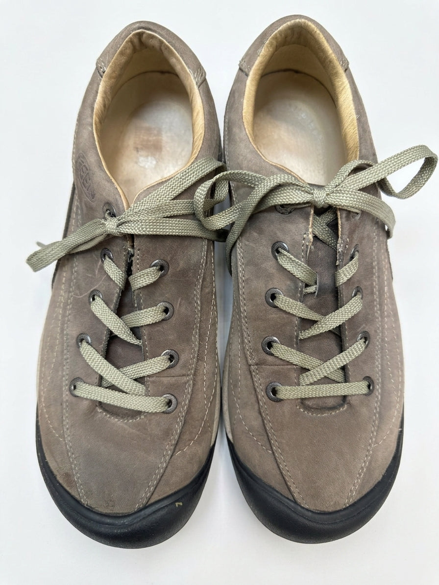 Keen · Toyah · 10 · Mocha