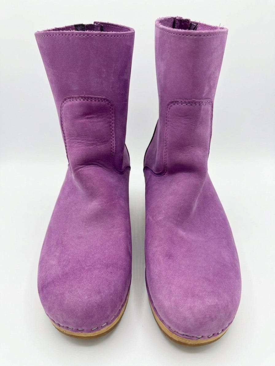 CapeClogs · FashionBoots · 9.5 · Orchid