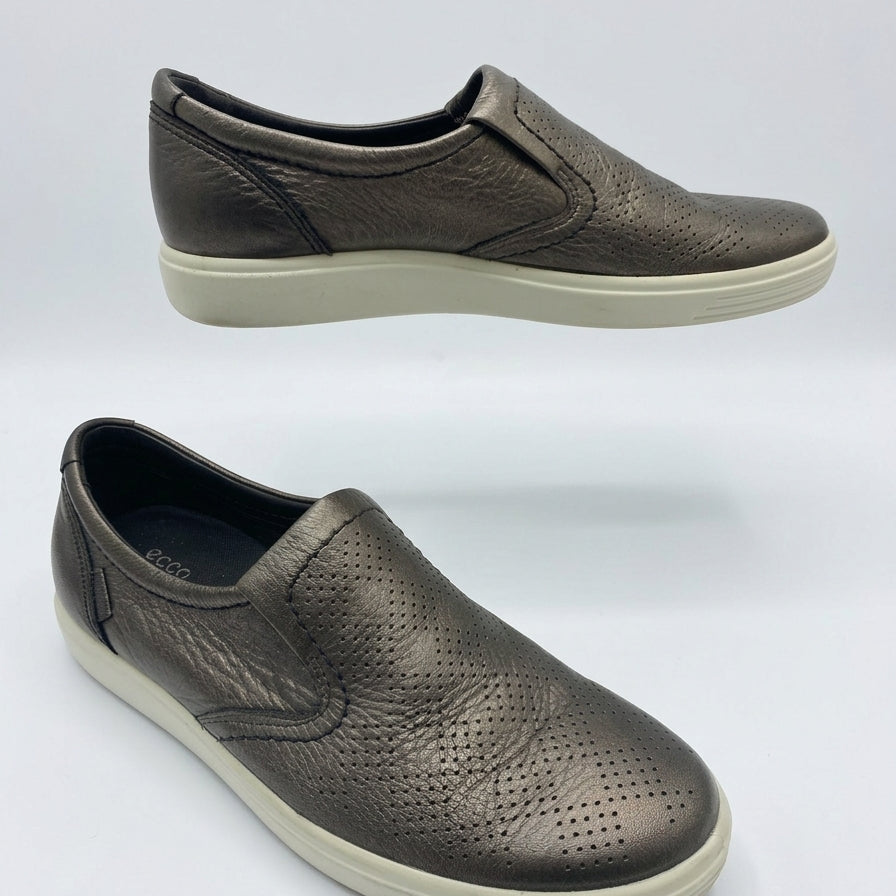 Ecco · Soft 7 Perforated Metallic Slip-On · 9.5 · Silver Metallic