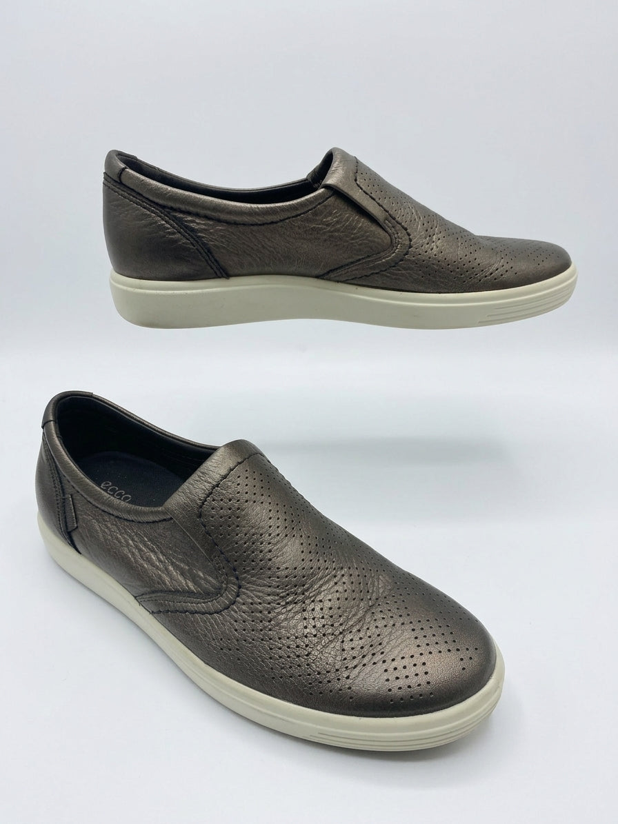 Ecco · Soft 7 Perforated Metallic Slip-On · 9.5 · Silver Metallic