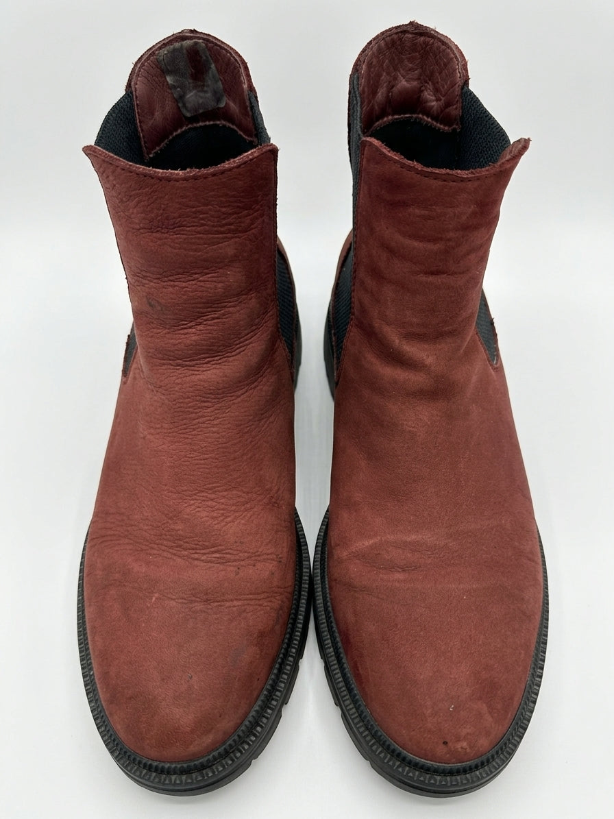 Bueno · Dania Lug Chelsea Boot · 6.5 · Merlot