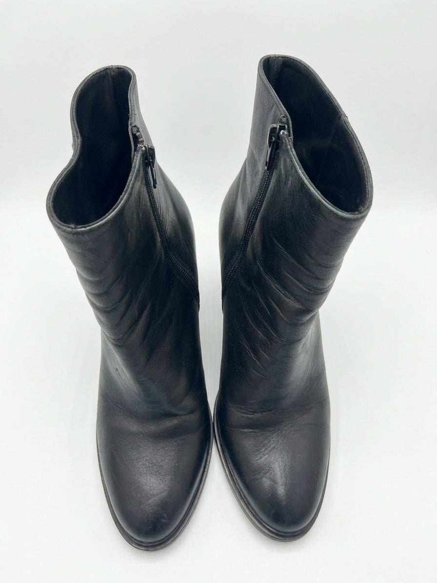 Vince · Overton Leather Boots · 10 · Black