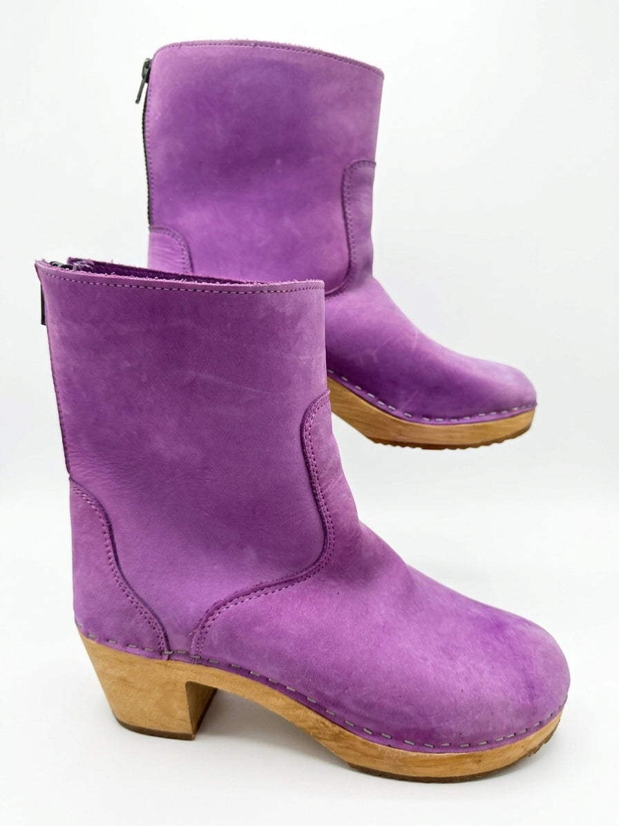CapeClogs · FashionBoots · 9.5 · Orchid